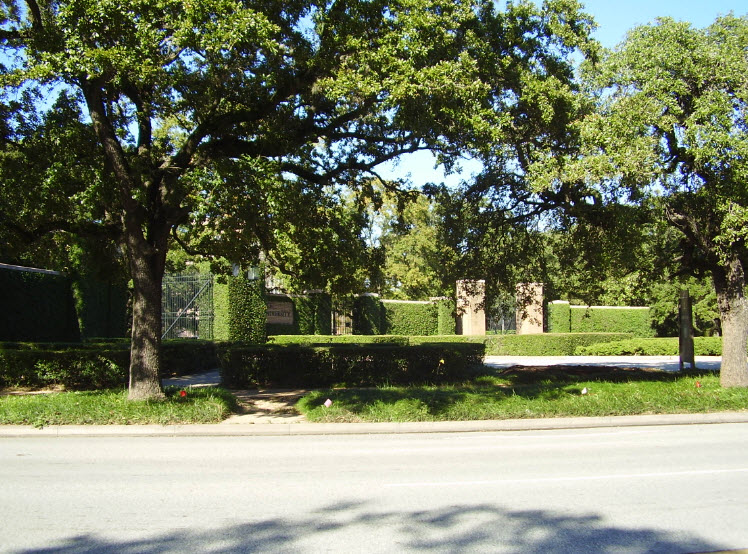 Lynn R. Lowrey Arboretum, United States